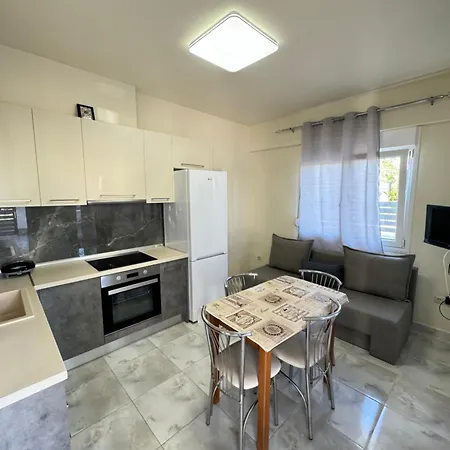 Adoniss Apartmentss Paralia Dionysiou Exterior photo