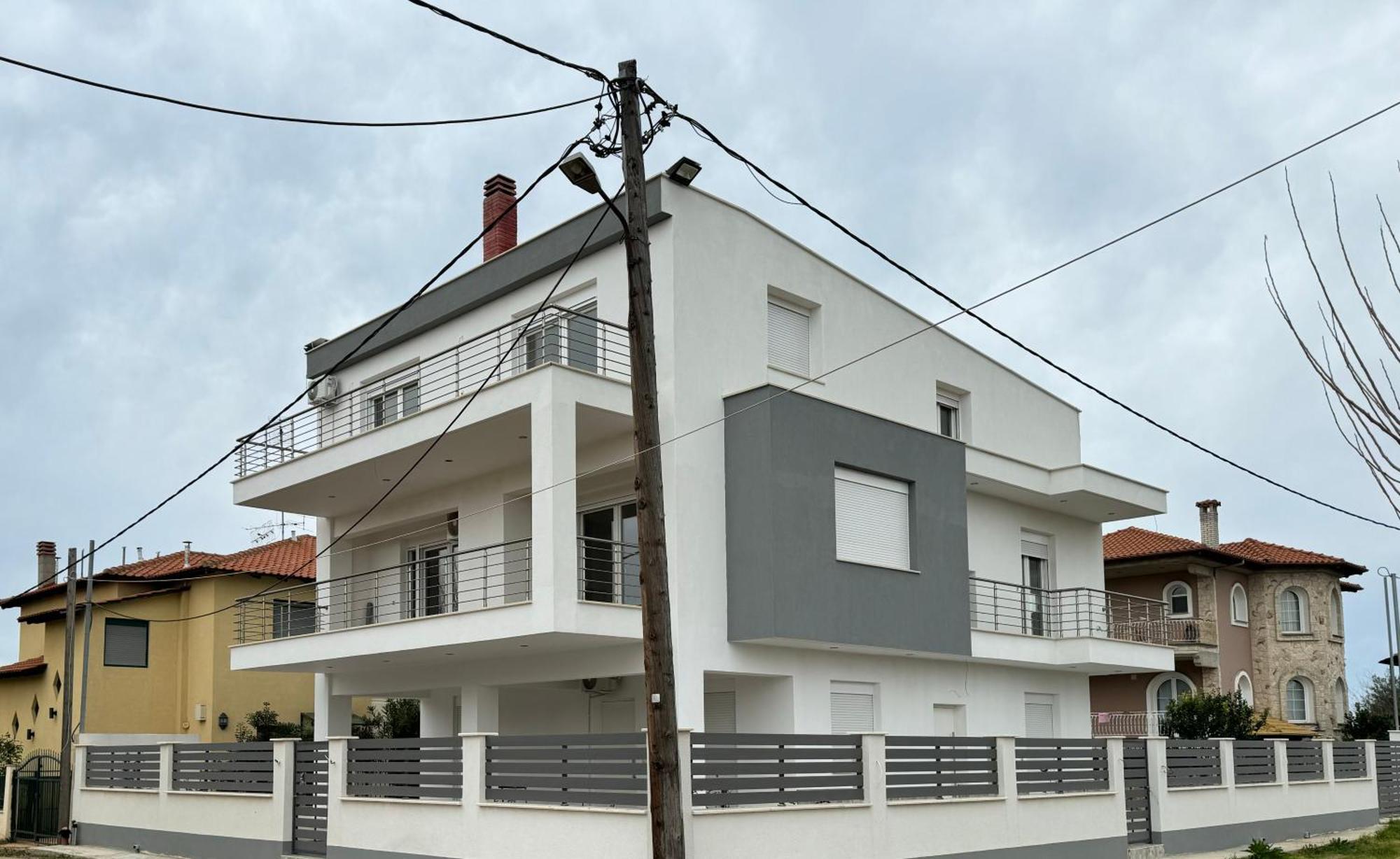 Adoniss Apartmentss Holiday home *